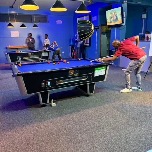 Ceramic Coated Slate Top Pool Tables Fitted with Cashles